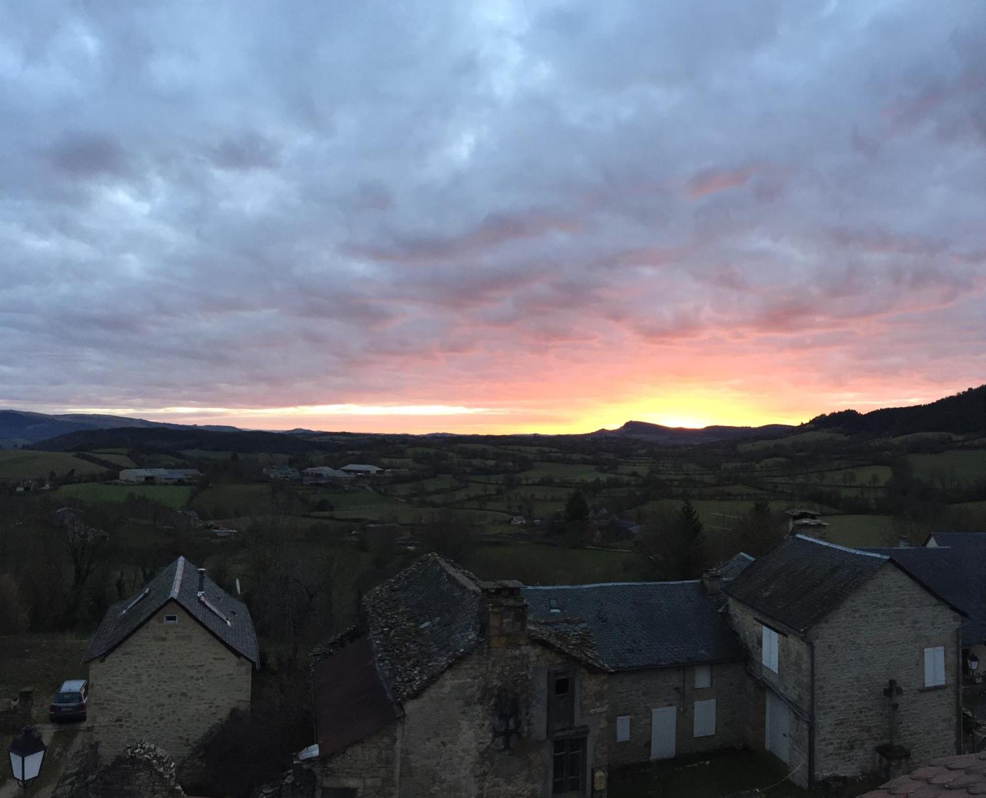 L'Echappee Belle, Vue Panoramique Sur La Campagne Villa Saint-Saturnin-de-Lenne Exterior photo